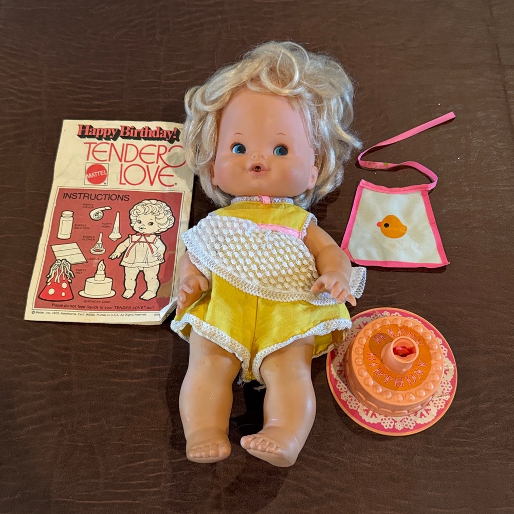 Vintage Happy Birthday Tenser Live doll